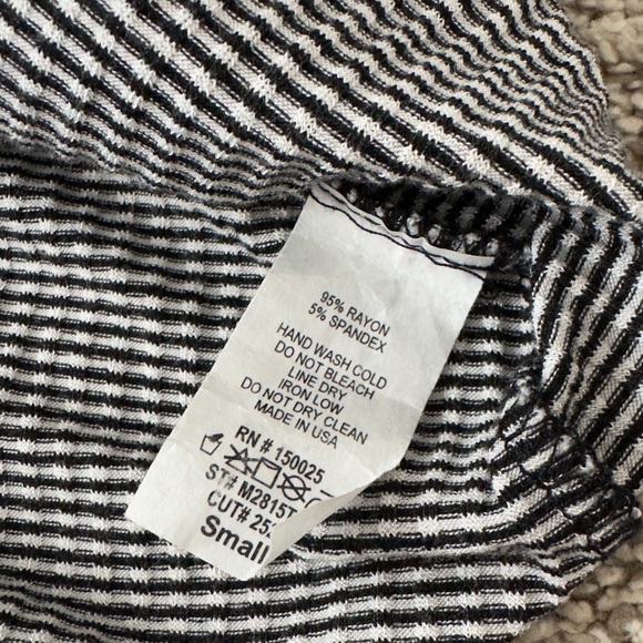 Nectar Clothing criss cross cold shoulder long sleeve shirt top size small - Picture 8 of 10